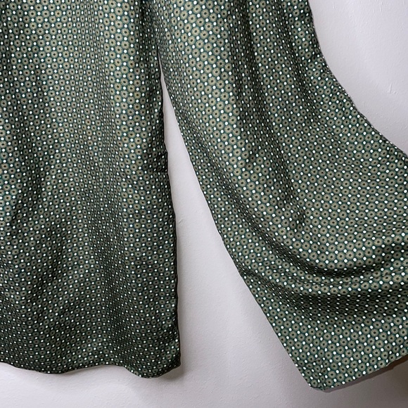 Fame and Partners Cropped Top Pant Set Sz 2 - Picture 8 of 16